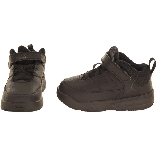 Jordan Gender Neutral Black Sneakers