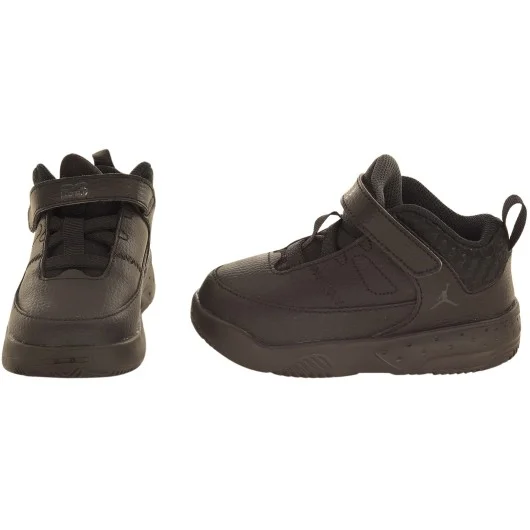 Jordan Gender Neutral Black Sneakers
